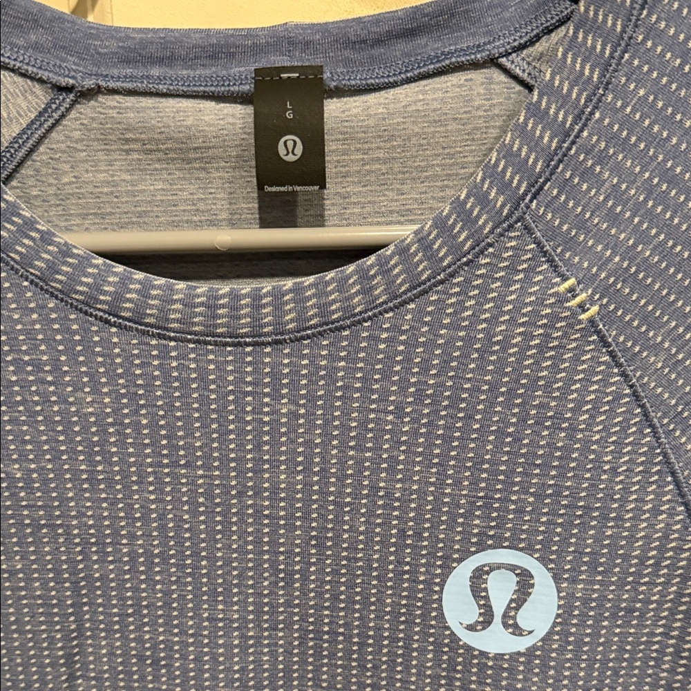 lululemon Metal Vent Tech shirt logo - Picture 2 of 4